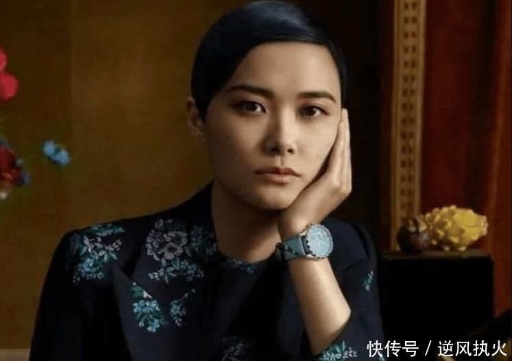  李宇春|《好声音》迎来首位差评导师，李宇春遭受质疑，不配成为导师？