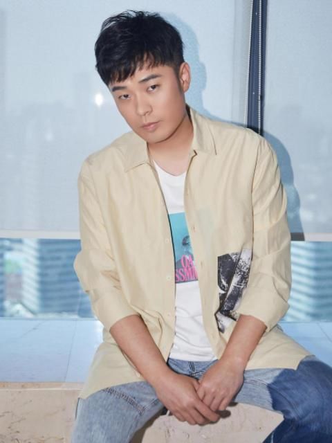  熬夜|陈赫首款电竞综艺来袭，看到嘉宾阵后，网友:熬夜也得追!