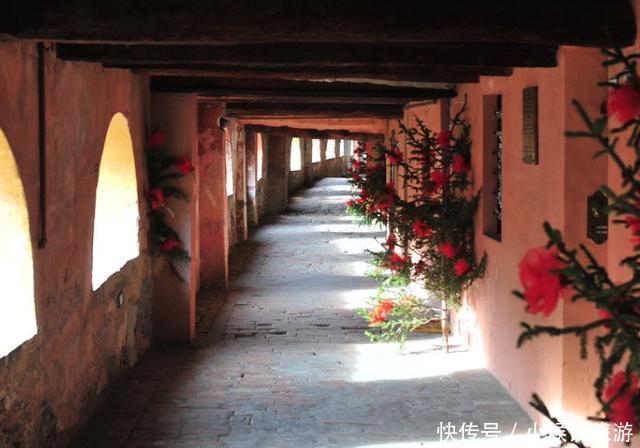  高楼|藏于高楼的“空中街道”，宽2米，有百年历史，却被称“驴之道”