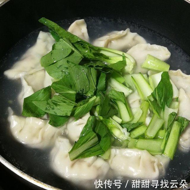  鲜肉|白菜鲜肉酸汤水饺，鲜香酸爽，好吃又开胃