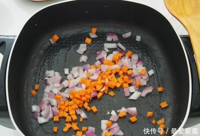 面食|简单快手的彩蔬意大利面,颜色美观有食欲,轻松搞定晚餐