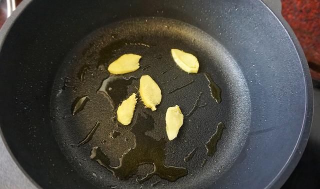  好吃|春菜和它这样炖，鲜咸香嫩，老公夸口好吃，吃到最后连汤汁都不剩