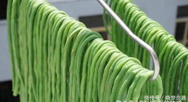 茄子|4种夏季食材,晒干后比新鲜的好吃10倍!放一年都不坏