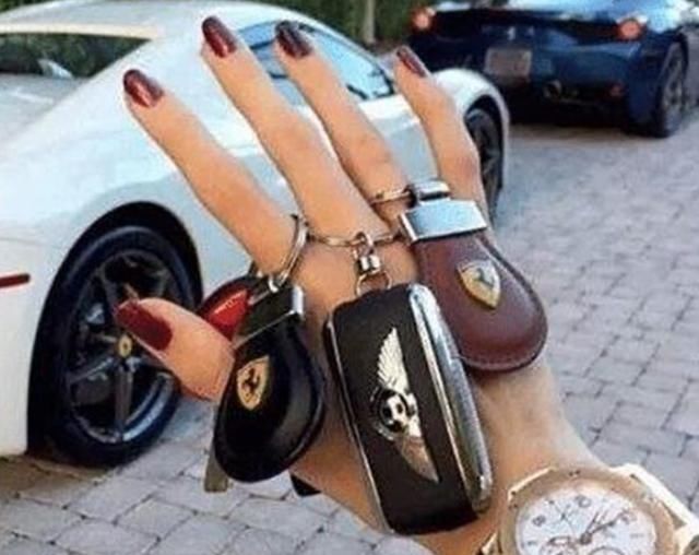  富婆|江浙沪第一女富婆，人称“宾利姐”，找到对象就送车却无人敢娶？