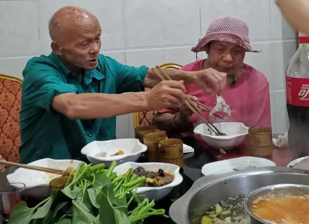  老人|追踪丨老人当年被人以打工为名拐走，家人希望将拐卖者绳之以法！