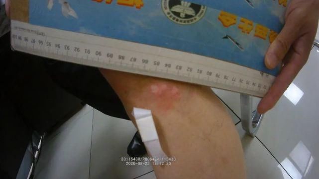 银手镯|新区一男子企图将民警扑倒在地，结果……酒醒后速提“银手镯”