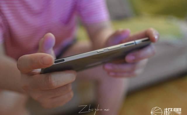 游戏|144Hz “滑”到手软,银翼风暴堪比“空调”,这款手机简直就是为游戏而生。