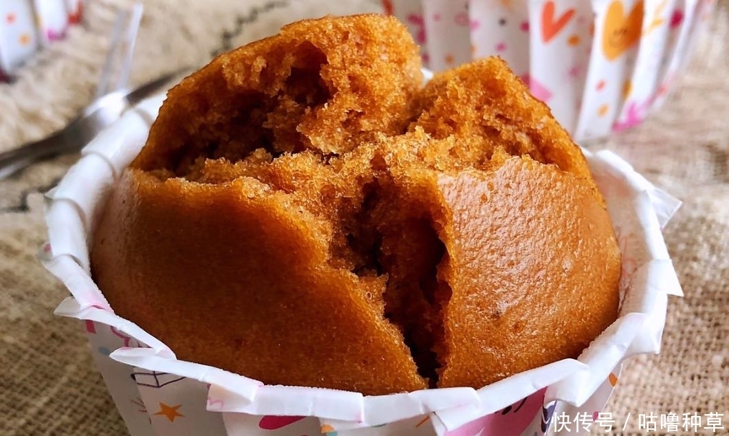 教你做|教你做红糖开花发糕,不用揉面很简单,掌握一个技巧,个个开花