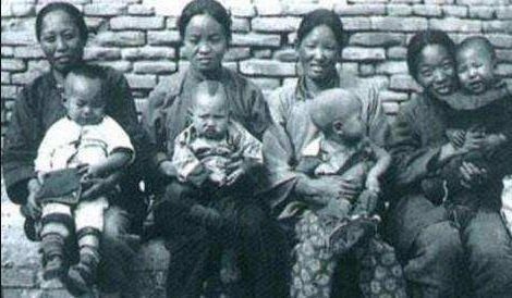  妇女|盲人老汉自称皇帝9年，期间55名妇女受害，最后被公安一举抓获