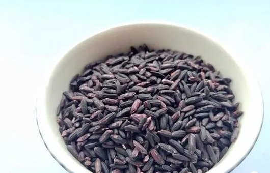 白发|坚持喝了3个月这粥,白发少了,气色好了,闺蜜效仿也做给妈妈喝