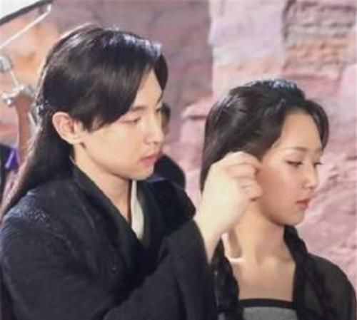  片场|明星片场休息在干嘛，鹿晗玩水枪，王源被公主抱，看到邓伦：秀恩爱呢？