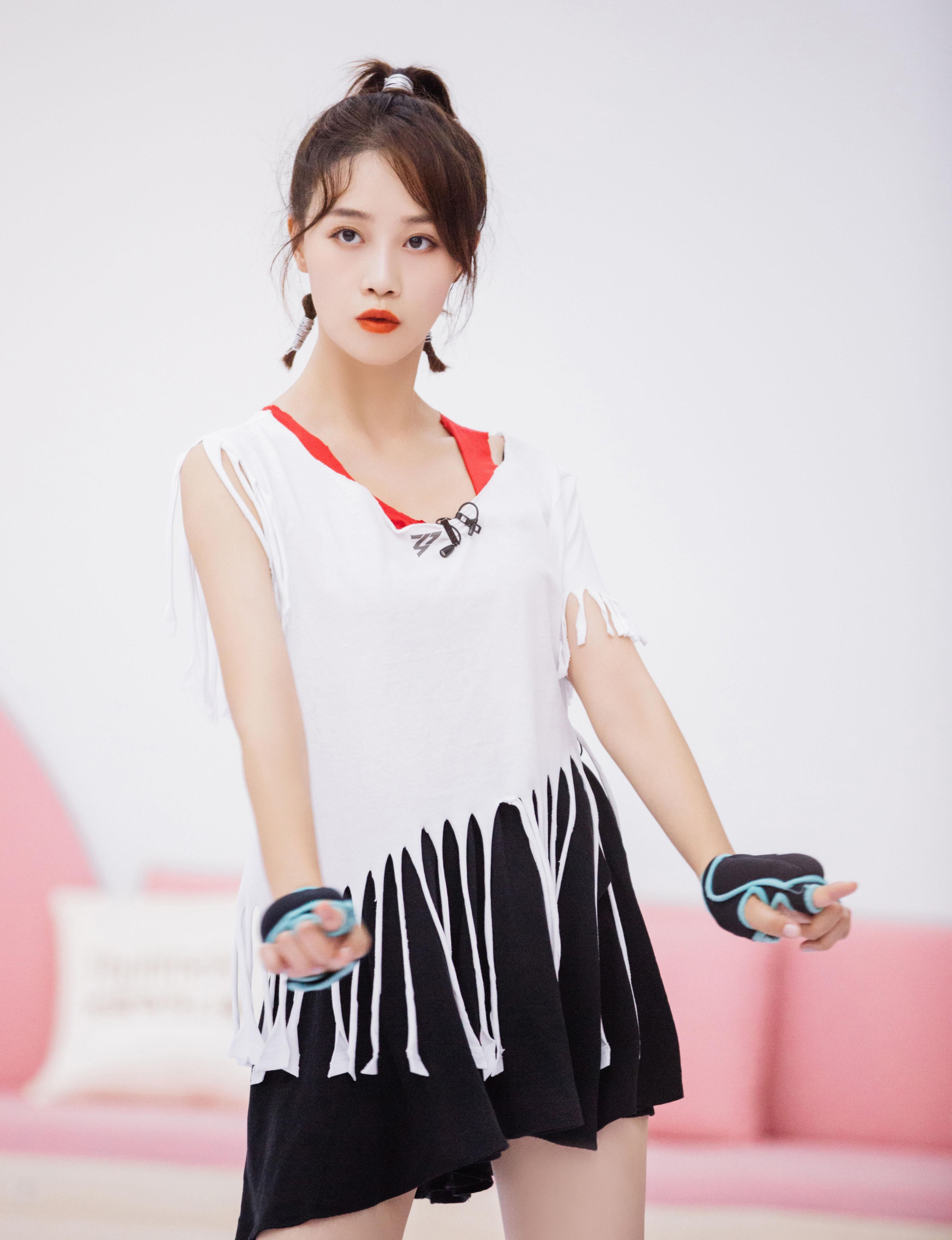  宁静|《乘风破浪的姐姐》宁静票数被质疑注水，宁静和万茜不去拍戏了吗？