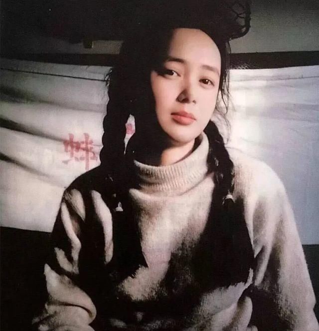  绮又|和余男相恋10年，娶张雨绮又离婚的他，如今55岁又恋上27岁网红？