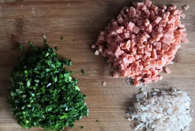 内里|既不揉面也不发面,还不担心弄脏手,外表焦香酥脆,内里柔软细腻