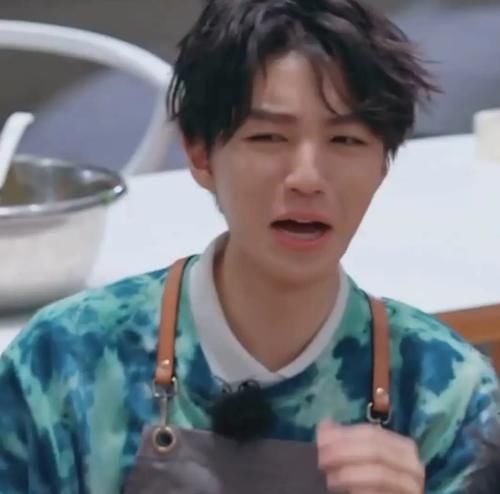 销魂|《中餐厅》收官,王俊凯爆笑模仿腾格尔唱歌,表情太销魂了