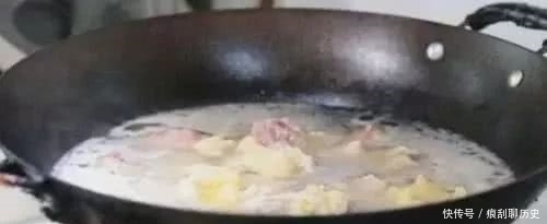 脏东西|无论什么肉,越焯水越脏?43年老厨子:多这一步,脏东西自己出来