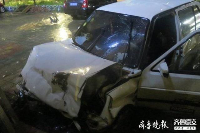  连毁|酒司机撞飞信号灯连毁两车，驾照计满分赔了八万元