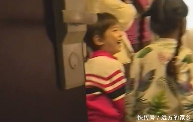 曝光|嗯哼、小山竹去找泡芙,无意间闯入吴尊房间,吴尊老婆正脸曝光