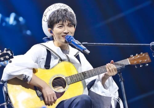  驾到|《新手驾到》教练在戚薇车轮底下放键盘，看到周深的反应：情商太高