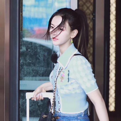  解散|杨超越录制《中餐厅》路透曝光，解散后资源大好碾压前队友