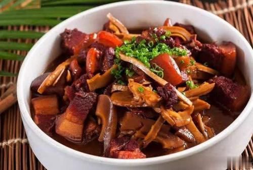 新鲜的竹笋|9月这菜便宜不稀罕，晒干了冬季烧肉，个个抢着吃，比肉还好吃