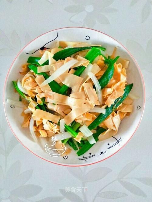  洋葱|洋葱干豆腐炒秋葵