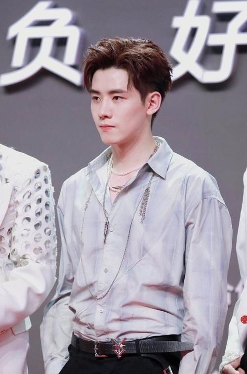 召回|哇唧唧哇下一步怎么走,捧摇钱树R1SE,还是将肖战召回做男团