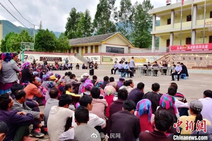  引发|四川一村民吸烟引发山火刑满还要修复生态