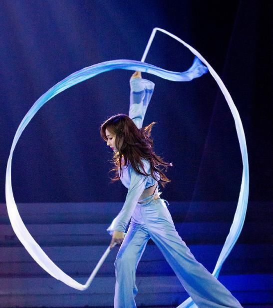  体操|吴昕太惨了！穿露脐装秀腹肌玩“体操”，却又被宁静秒成“小透明”