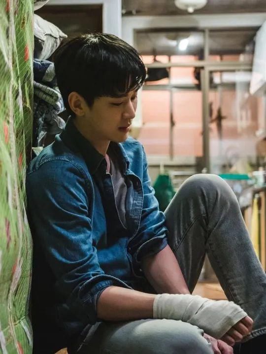  女主|虽然是精神病，但她迷倒了金秀贤…