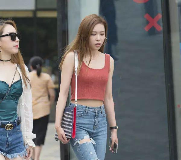 牛仔裤|简约穿搭，也能穿出时髦感