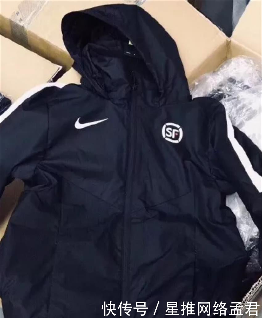 走心|网友欲4000收购麦当劳员工制服,身上印花走心了!难怪受欢迎