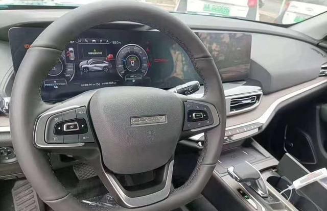 SUV|奇瑞首款高端SUV到店，后轮驱动操控性优，全铝车身宽度近两米