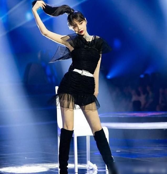  资源|《浪姐》节目外开始争资源，14位姐姐拿到资源，万茜抢走最多