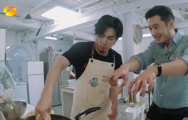 嘉宾|中餐厅导演这么喜欢黑化嘉宾?上一季有黄晓明,这一季有赵丽颖