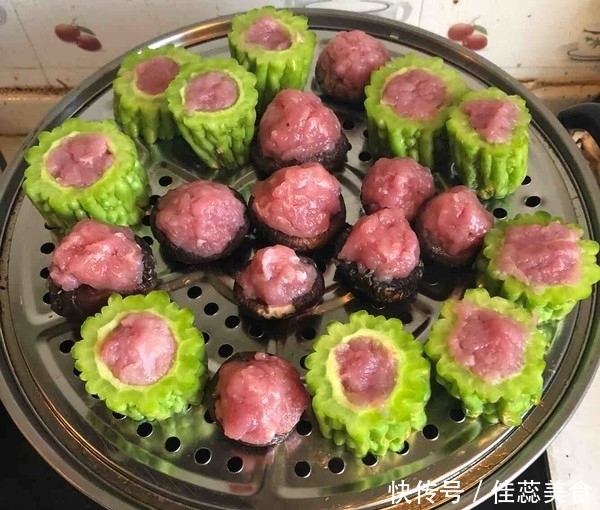 半盘|夏天就应该这样吃苦瓜,刚出锅女儿就吃了半盘,那得有多好吃