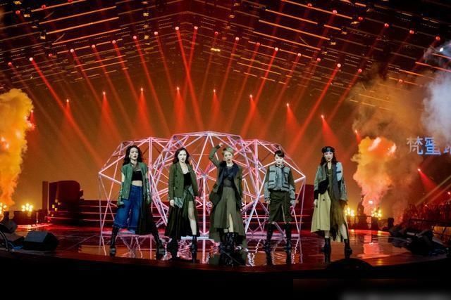  那种|乘风破浪的姐姐明晚直播成团，张杰蔡徐坤乐华七子惊喜助阵！