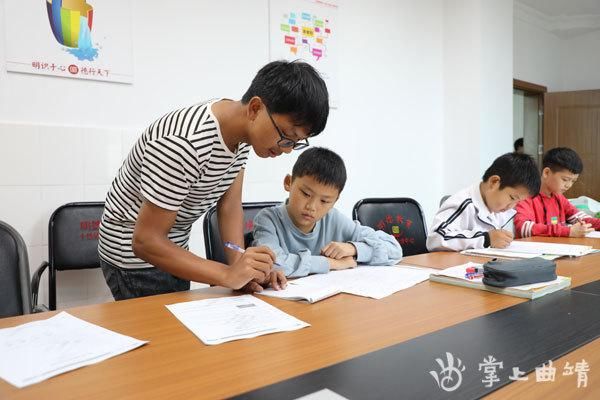 黄正法|罗平一准大学生高考后辗转多地打工挣学费，加油，好少年！