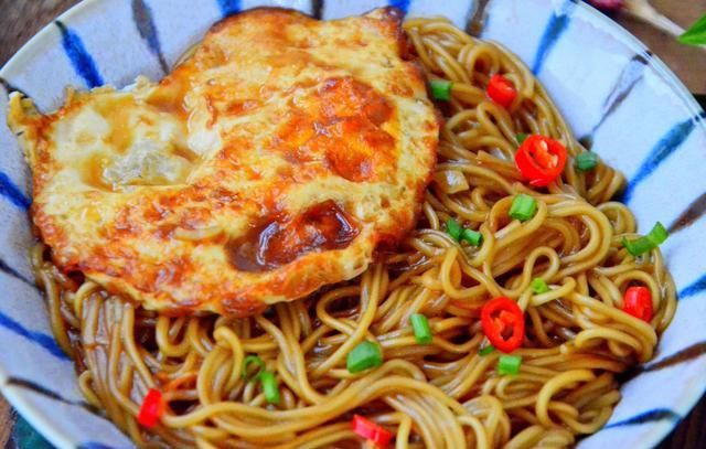 锅中放入|开学季十款懒人必备早餐，每天换着花样做，简单省事十分钟准上桌