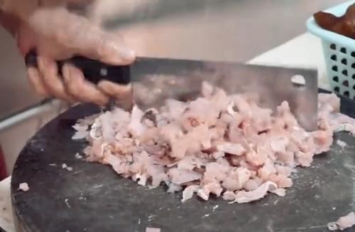 超弹|顺德一家上过央视的美食店，一块手打鱼饼做得超弹牙，生意很火爆