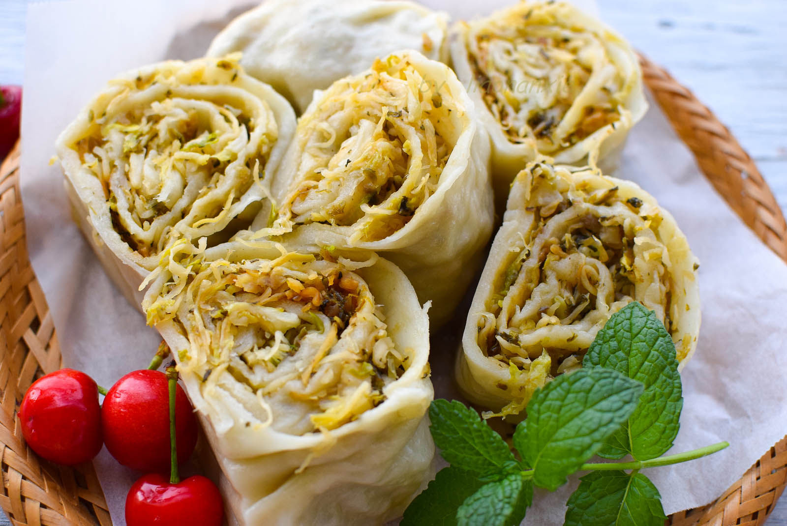 菜蟒|不发面不捏褶子,简单一卷上笼蒸熟,比包子简单,早餐吃很美