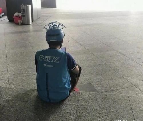  头盔|头盔一戴，谁都不爱！美团饿了么的头盔之争开始了