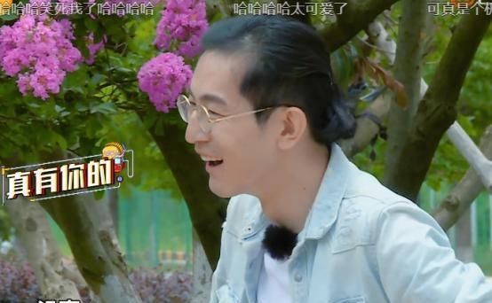 副驾驶的位|小鬼为保护心爱的音响,坐副驾“干扰”武艺,网友:能不能成熟点