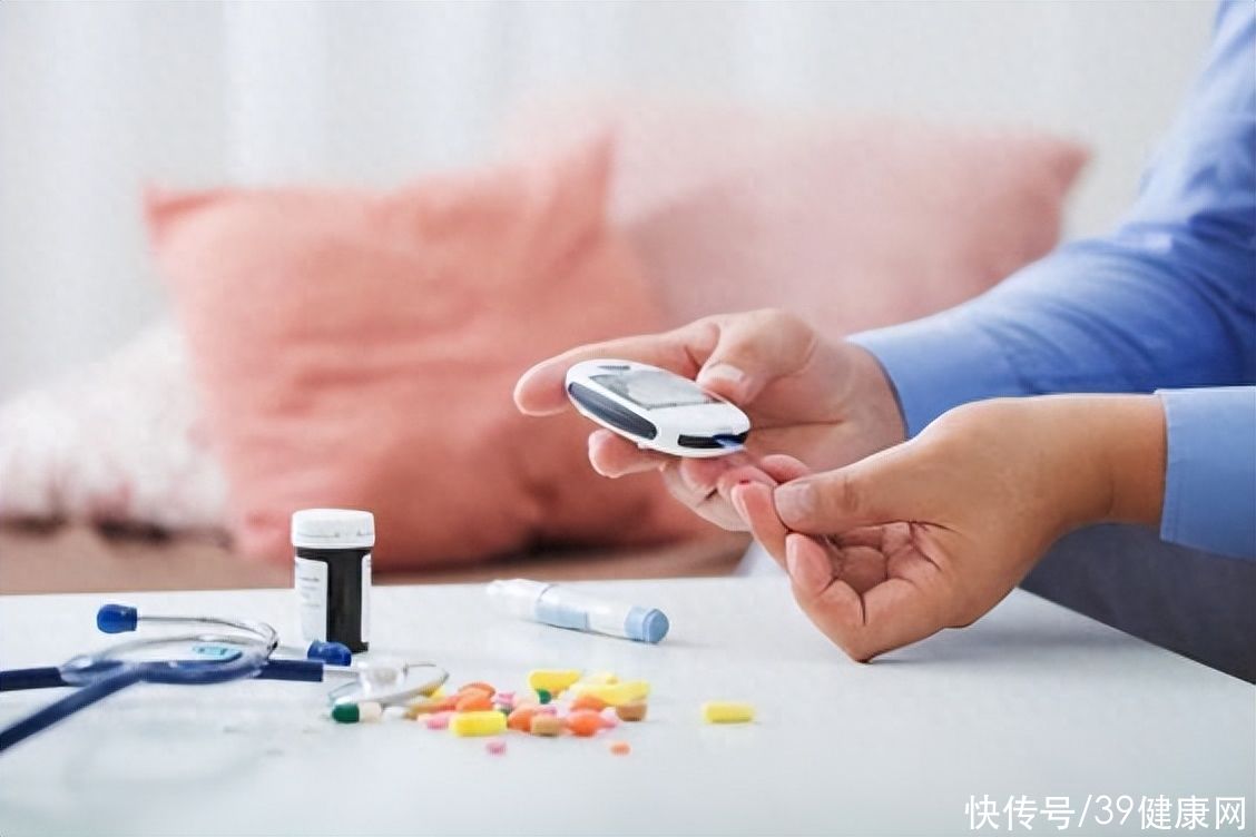 喝粥究竟能养胃还是伤胃医生教你(粥是最差的主食？喝粥到底是养胃还是伤胃？提醒：这3类人别乱喝)
