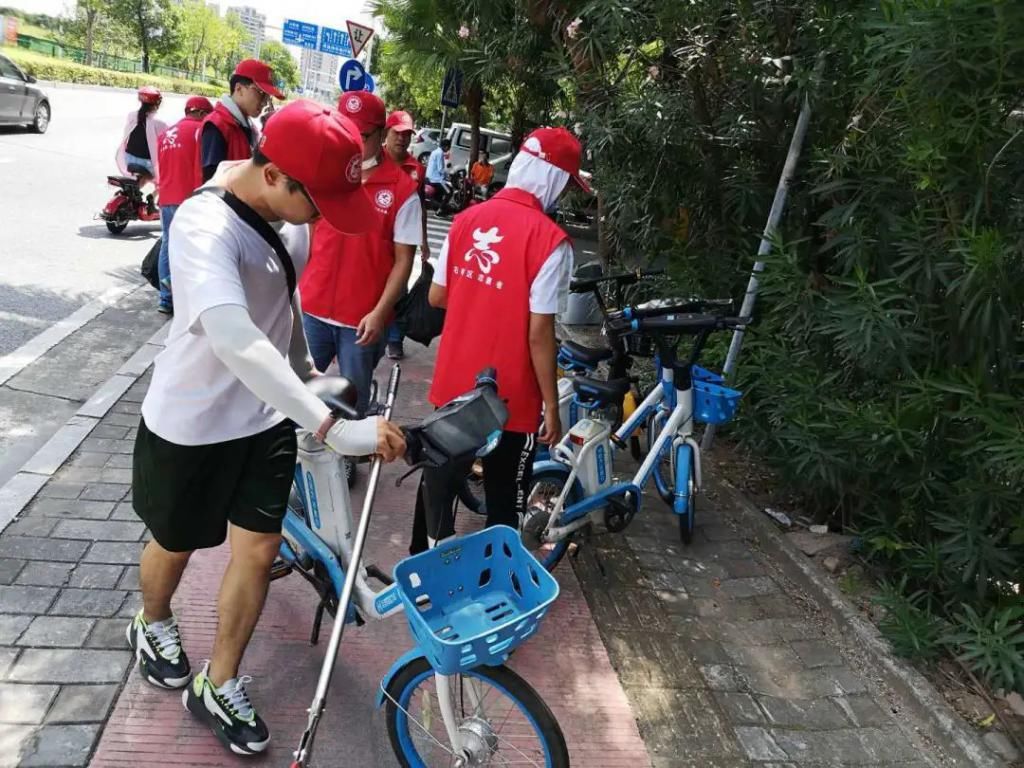 石岐|举手之劳显文明！石岐这群“志愿红”随手行动让文明如影随形~