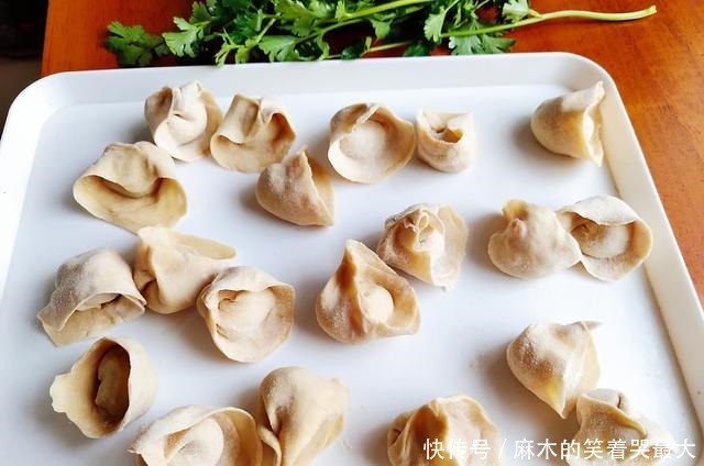 葱姜花椒|北方人是这样吃饺子的,你们南方人学着点,好东西不吃岂不太亏