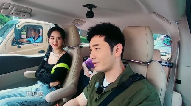  赵丽颖|赵丽颖说认真在追浪姐，但怕太累不敢参加，还当黄晓明面唱baby