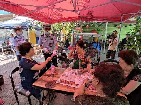  交通安全宣|交警走进农家乐开展宣传送安全