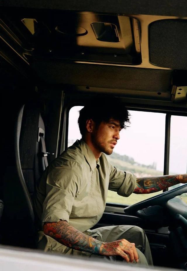  LAMFO|独家对话LAMFO创意总监何可，为何穿搭是个人时尚审美的最直接输出？