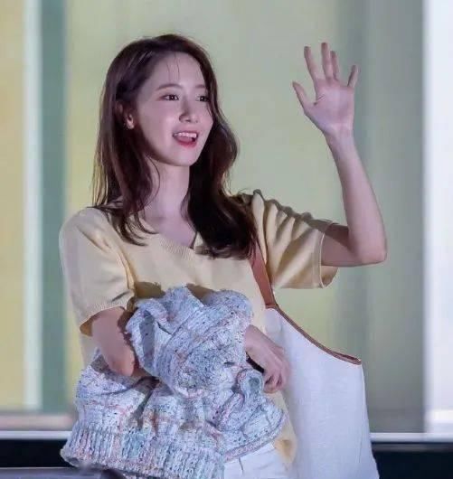  流行|针织衫我爱惨了 ！2020年这么穿 ，流行爆了 ！